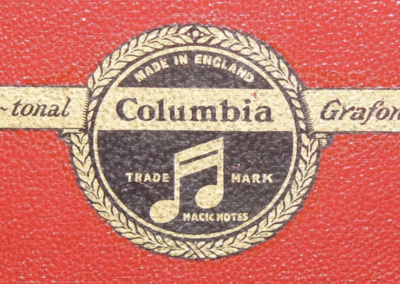 1946 Columbia Viva-Tonal Grafonola 9000A - Kepernyofoto 2026 04 15 23.49.51 e1776291526430